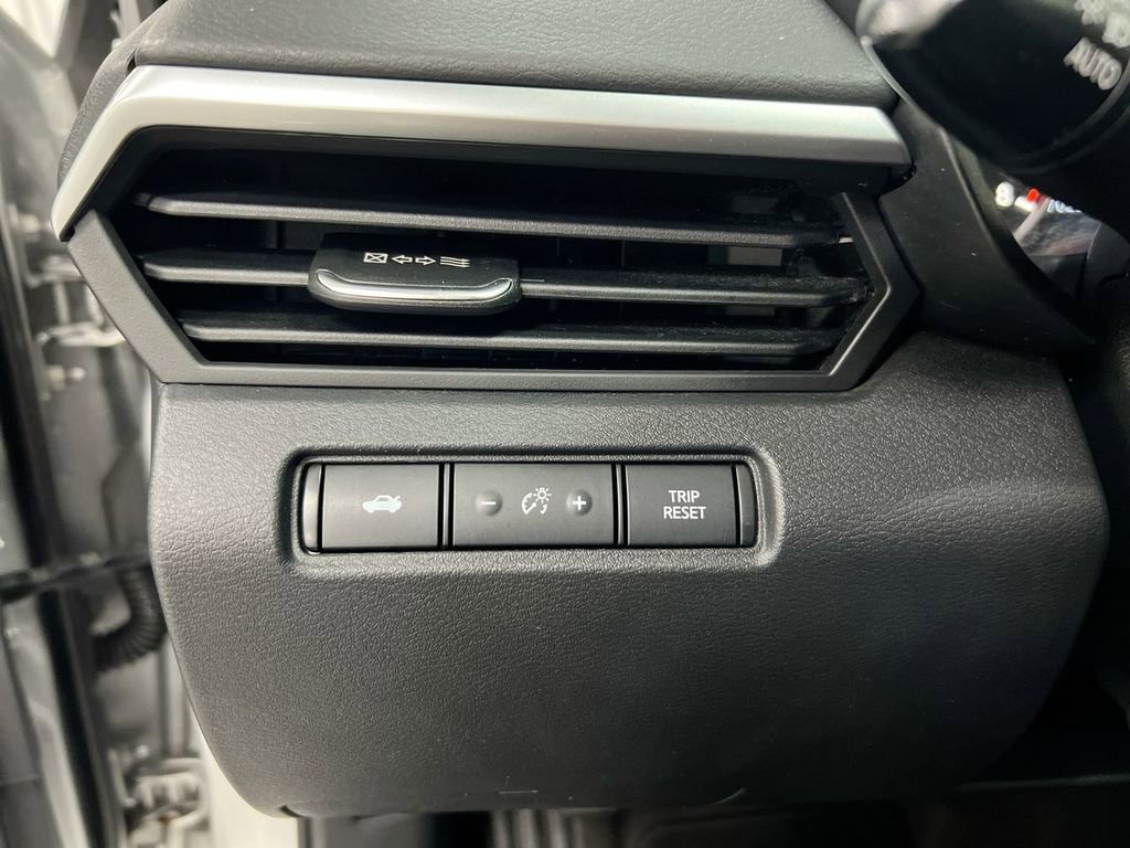 Used 2022 Nissan Altima 2.5 SV FWD image 18