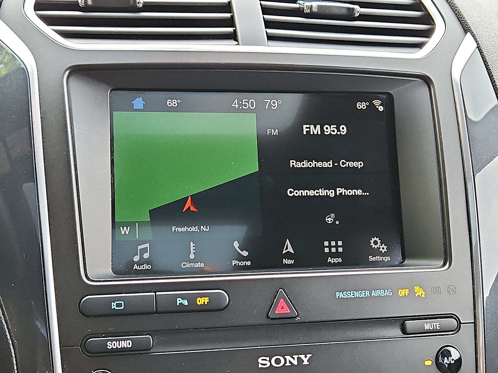 Used 2019 Ford Explorer Sport w/ Equipment Group 401A AWD/4WD image 18