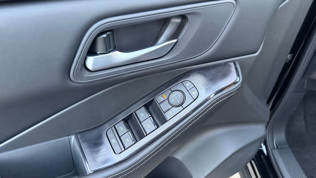 New 2026 Nissan Rogue SV image 17