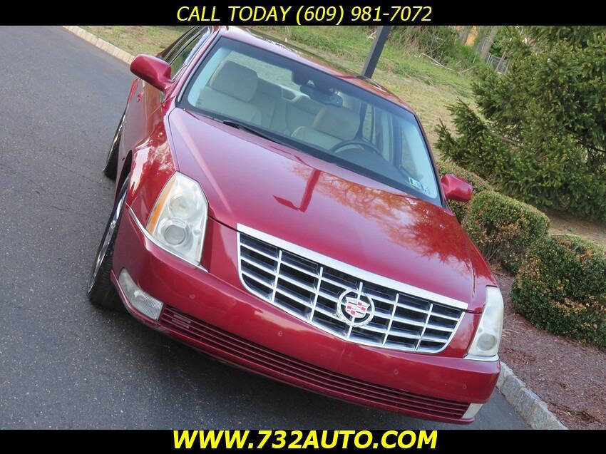 Used 2009 Cadillac DTS w/ Sun And Sound Package FWD image 14