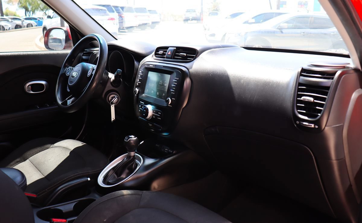 Used 2018 Kia Soul + FWD image 35