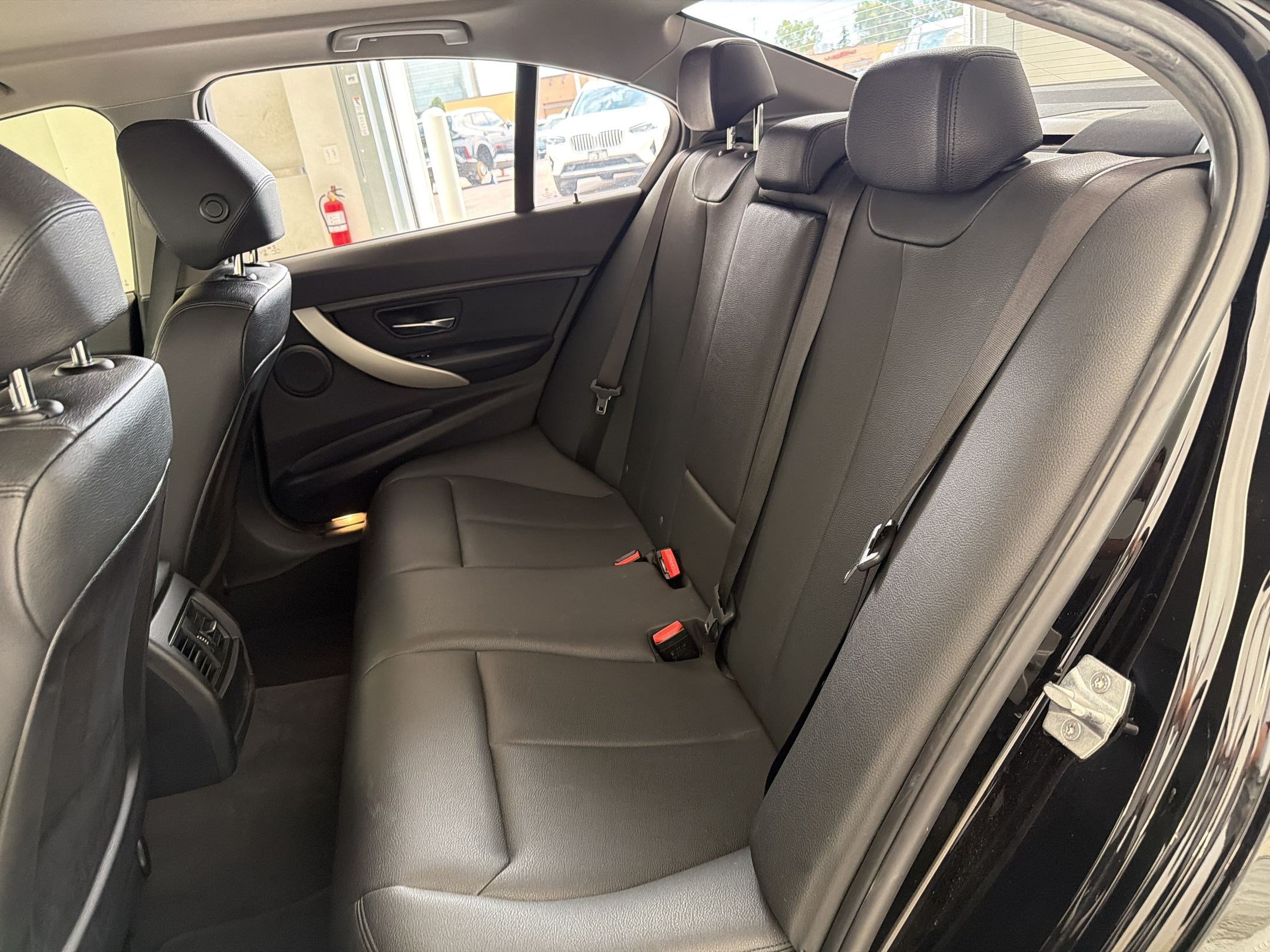 Used 2018 BMW 320i xDrive Sedan AWD/4WD image 21