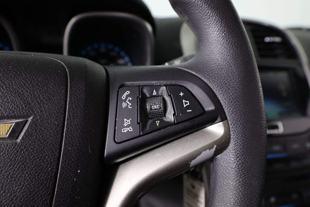 Used 2016 Chevrolet Malibu LT image 34