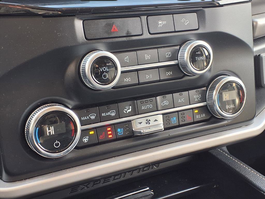 Used 2022 Ford Expedition XLT image 12