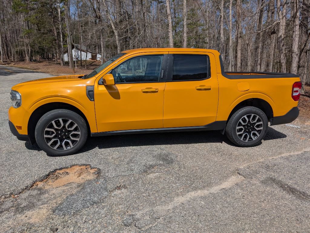 Used 2022 Ford Maverick Lariat image 3