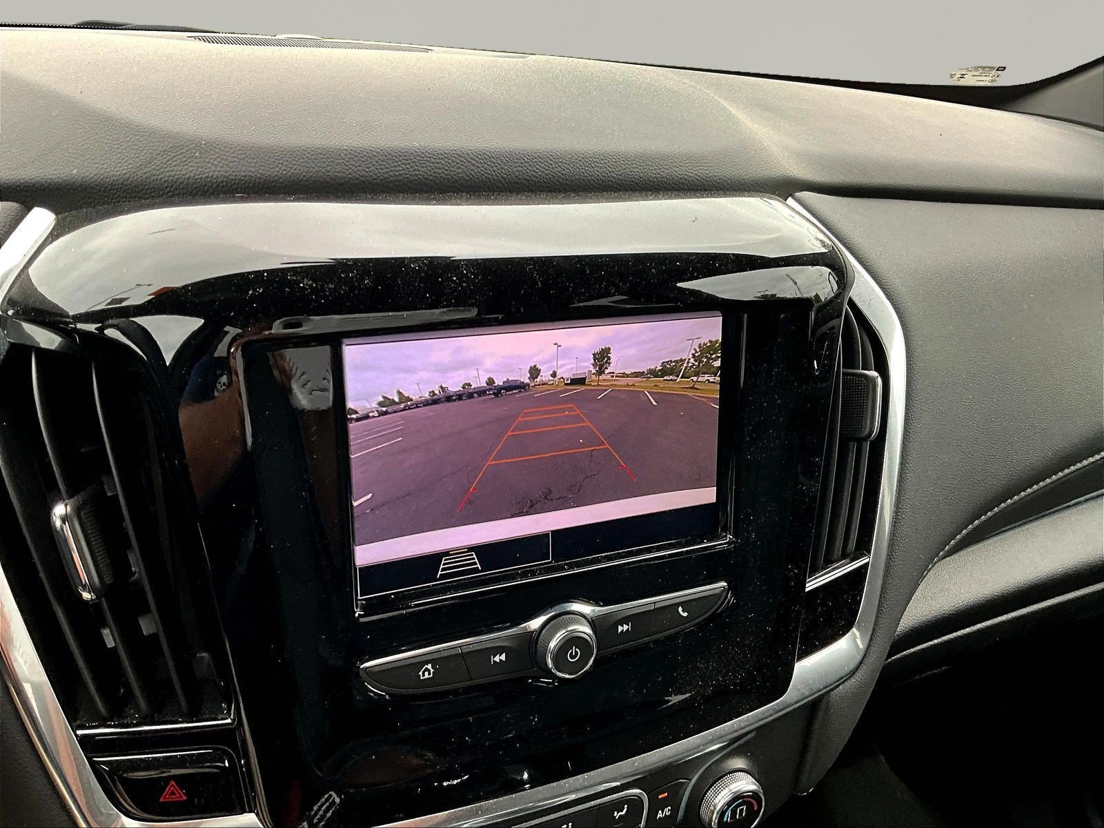 Used 2023 Chevrolet Traverse LT FWD image 14