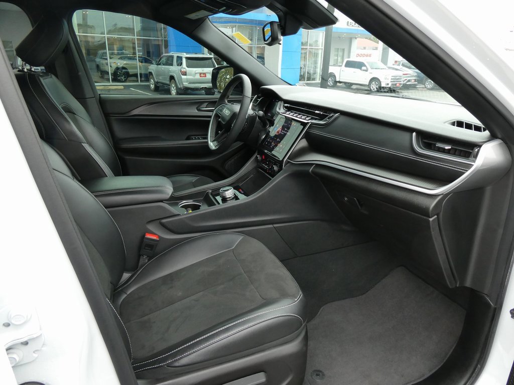 Used 2024 Jeep Grand Cherokee Altitude image 15