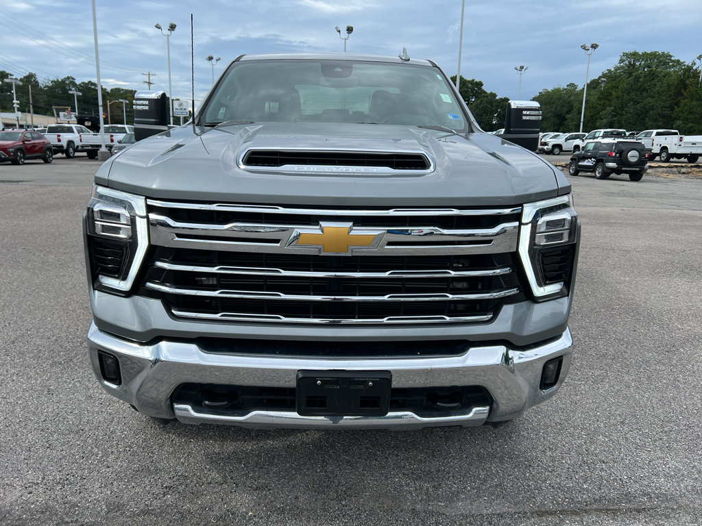 Used 2026 Chevrolet Silverado 2500 LTZ AWD/4WD image 2