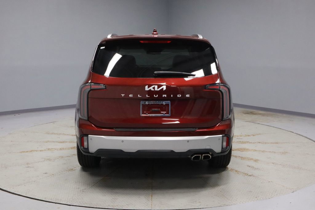 Used 2023 Kia Telluride EX w/ EX Captain's Chair Package image 12