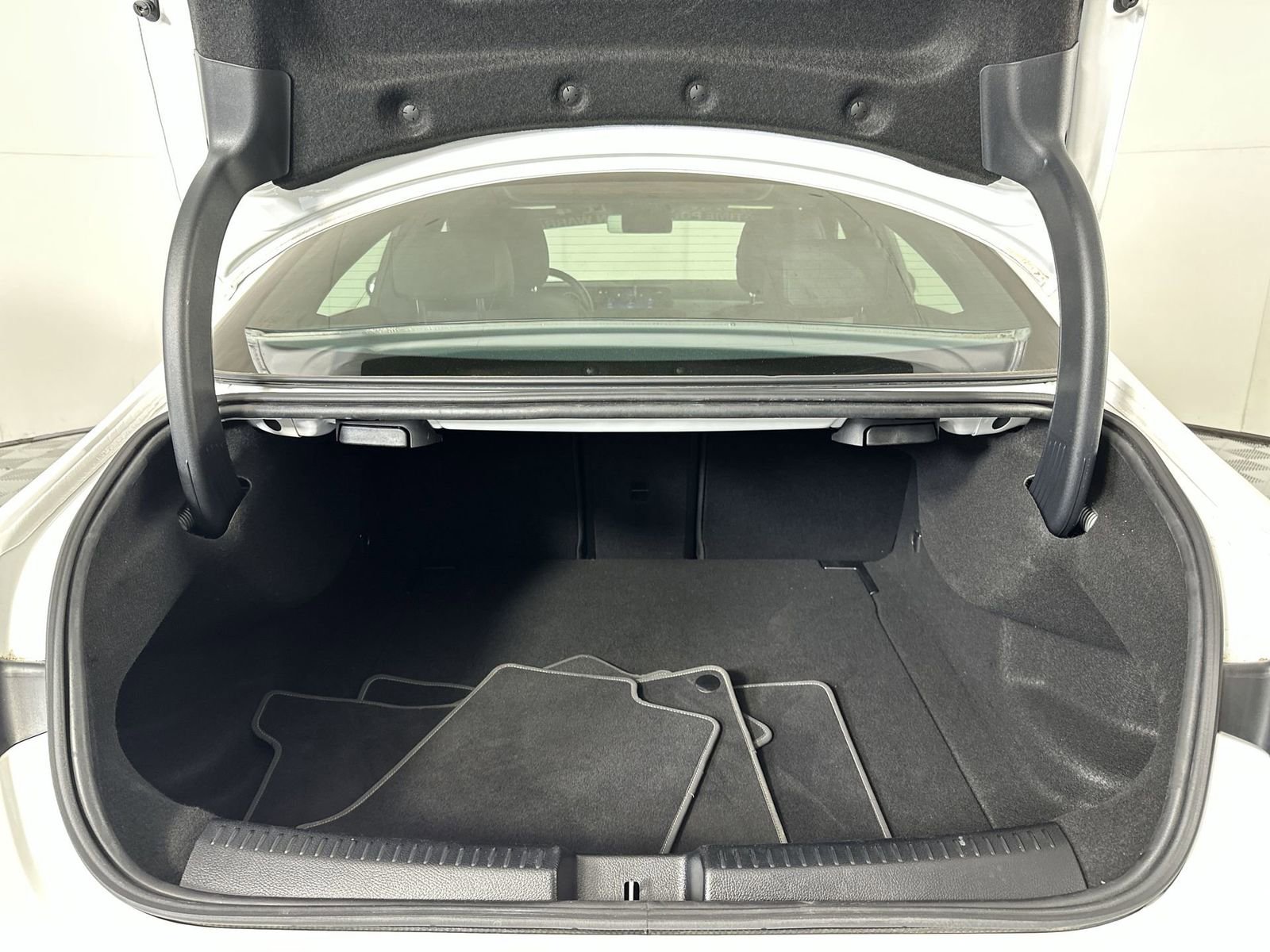 Used 2025 Mercedes-Benz CLA 250 4MATIC image 24