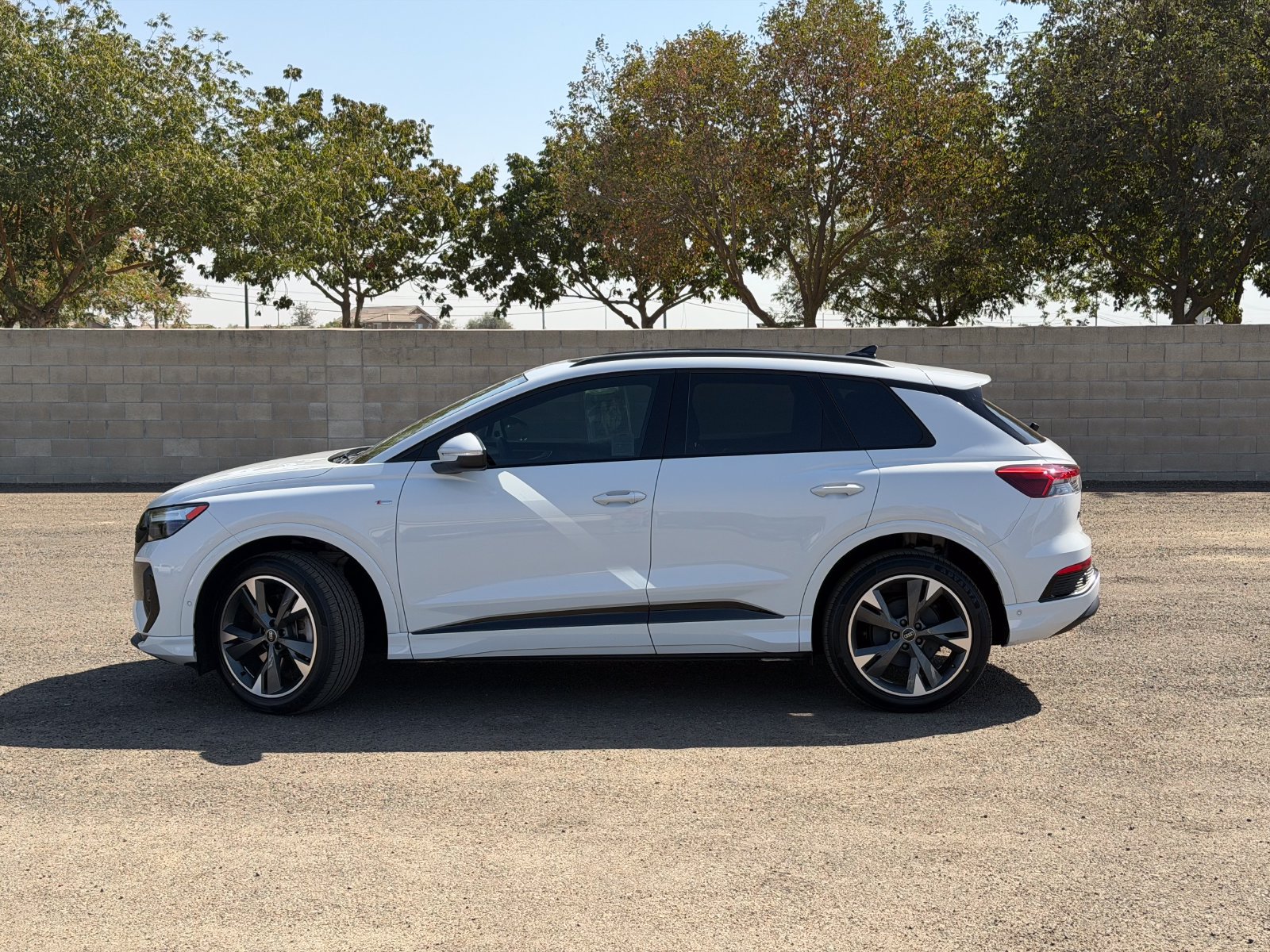 Used 2023 Audi Q4 e-tron Premium Plus AWD/4WD image 10