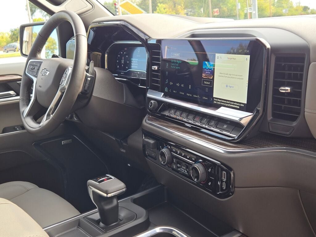 Used 2024 Chevrolet Silverado 1500 RST image 8