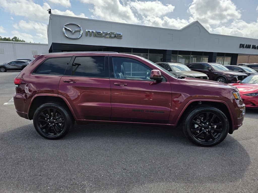 Used 2019 Jeep Grand Cherokee Altitude RWD image 2