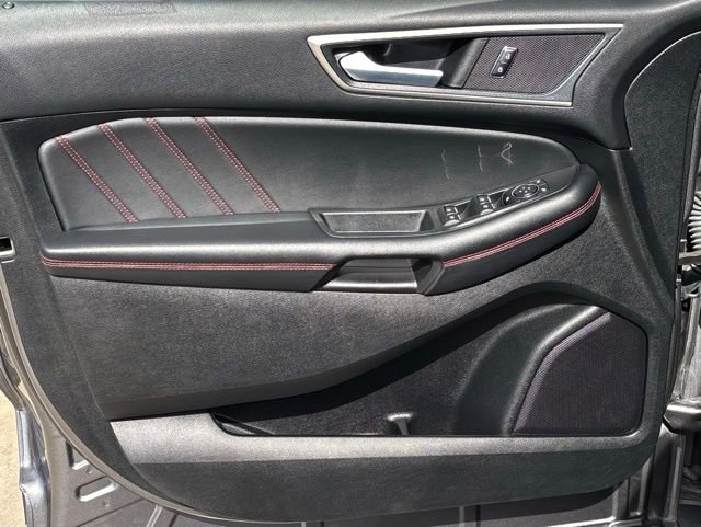 Used 2024 Ford Edge ST-Line image 18