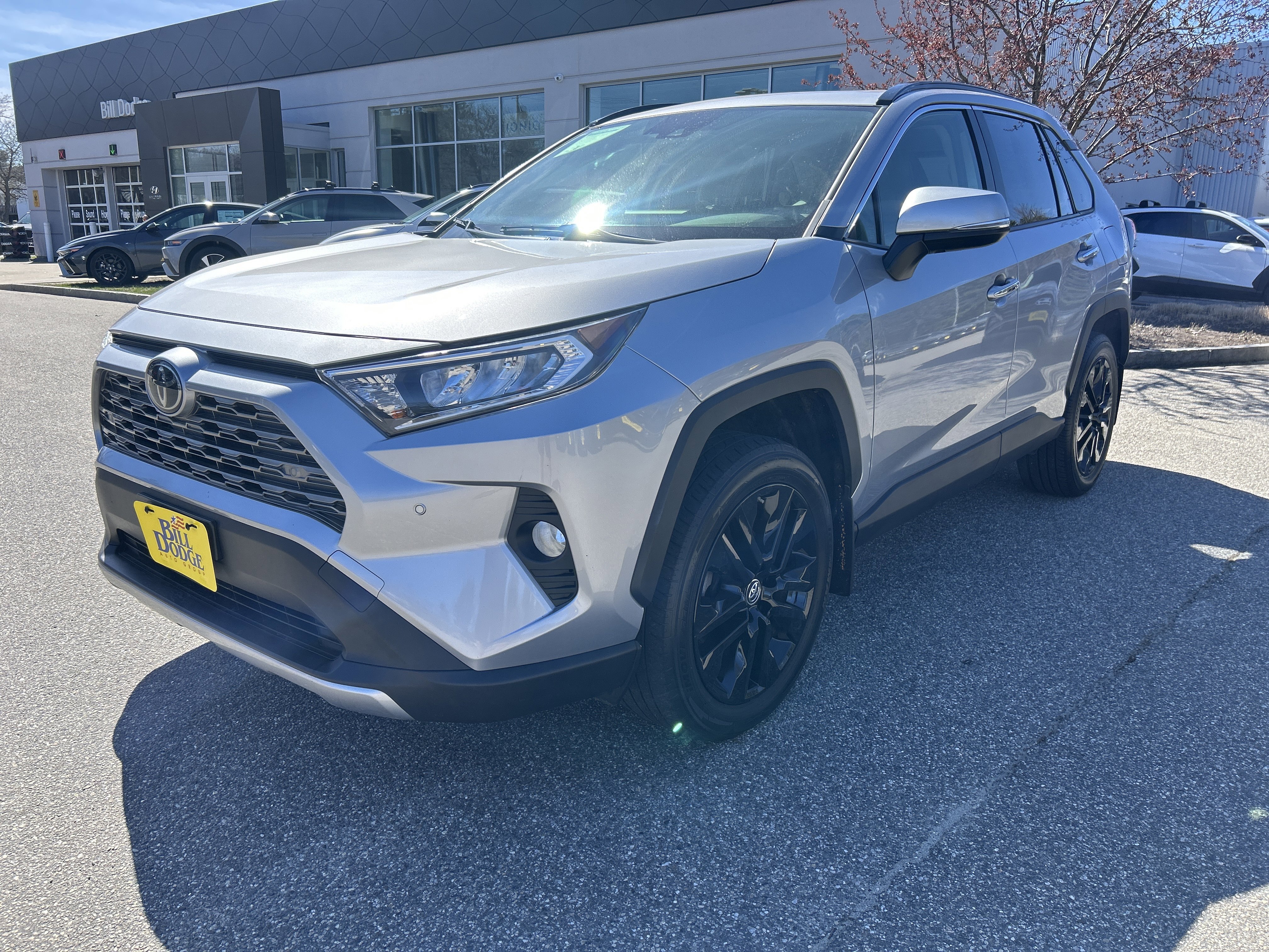 Used 2019 Toyota RAV4 Limited w/ Cold Weather Package AWD/4WD image 2