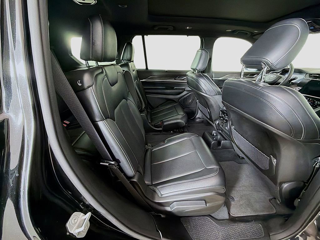Used 2024 Jeep Grand Cherokee L Limited w/ Luxury Tech Group II image 29
