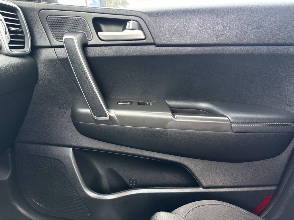 Used 2019 Kia Sportage LX FWD image 22