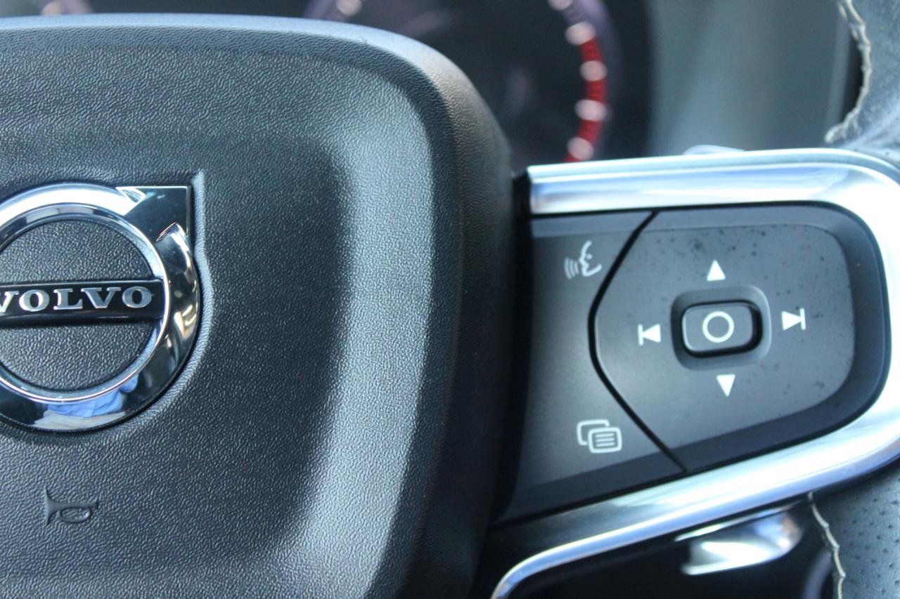 Used 2019 Volvo XC40 T5 R-Design image 20