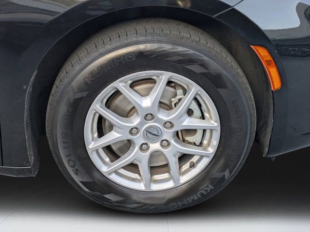 Used 2024 Chrysler Pacifica Touring-L image 9