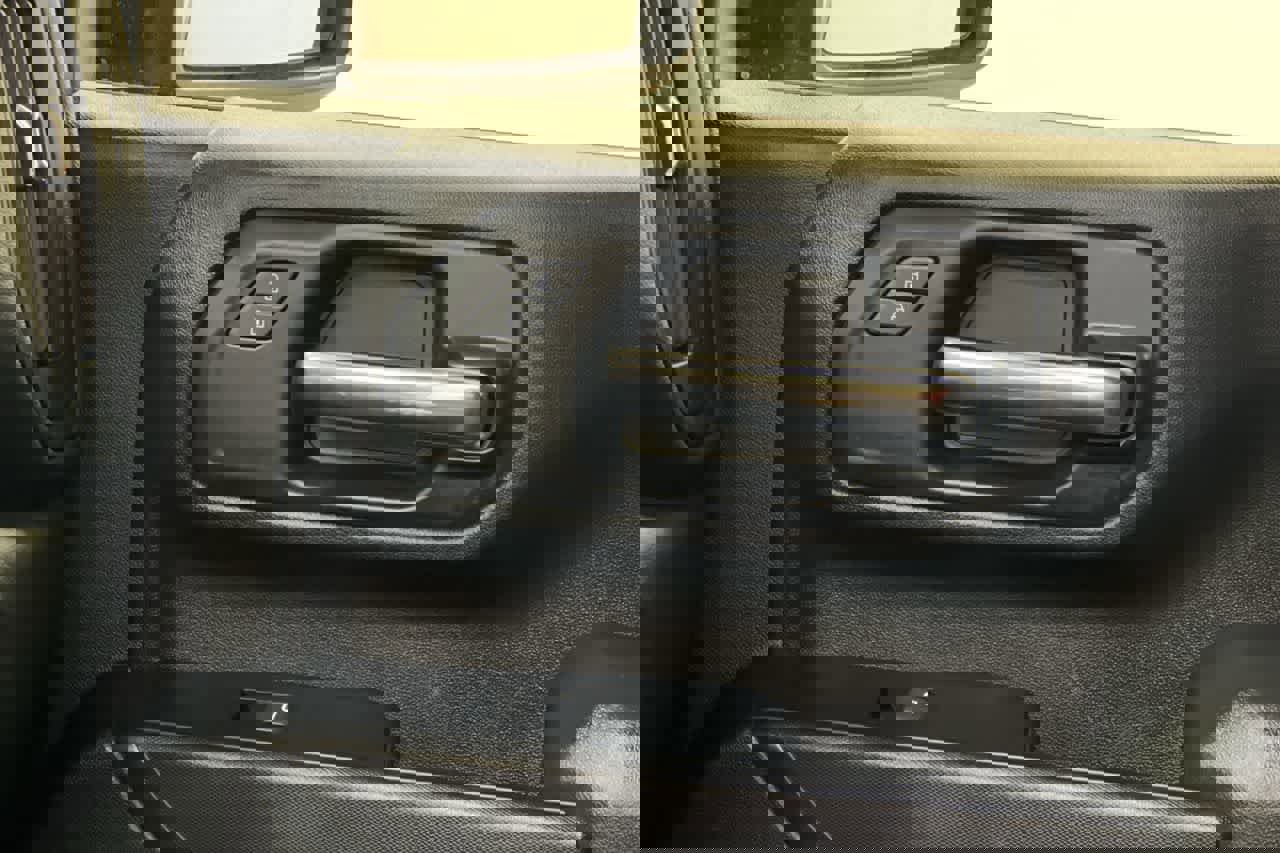 Used 2024 Chevrolet Silverado 2500 Custom w/ Custom Convenience Package image 35