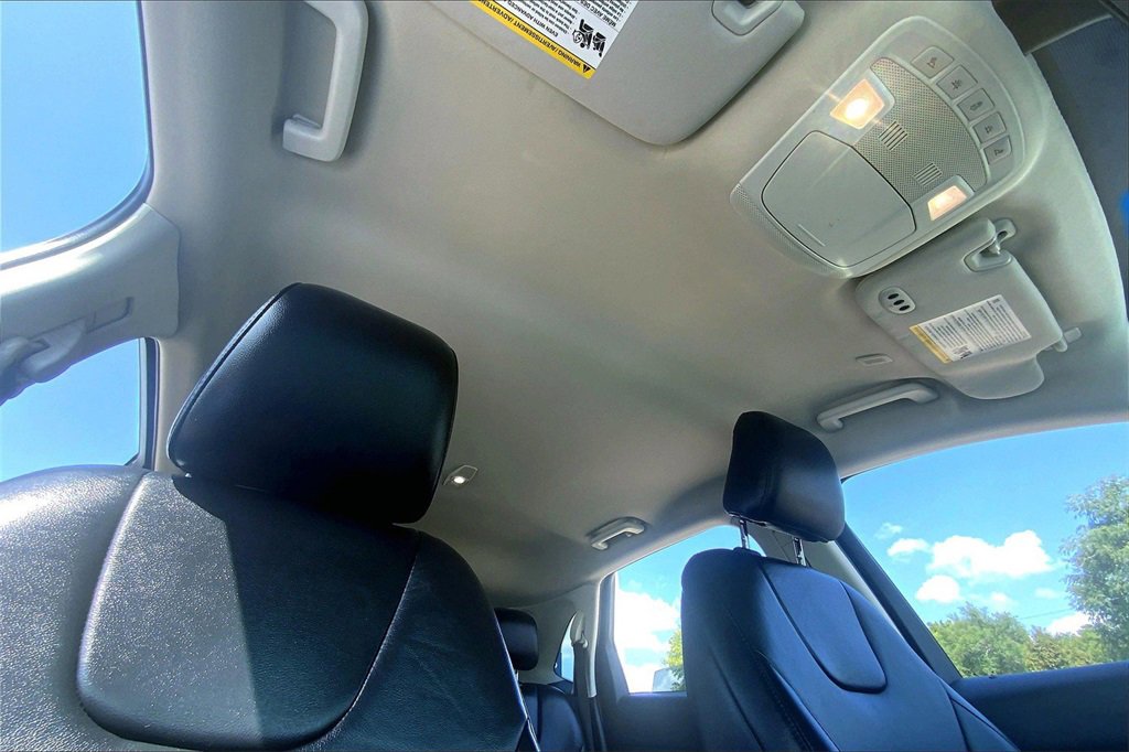 Used 2020 Ford Edge Titanium image 22