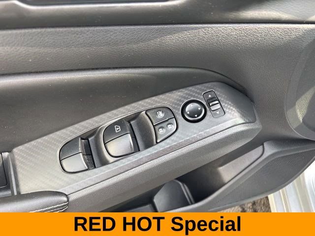 Used 2024 Nissan Altima 2.5 SV image 14