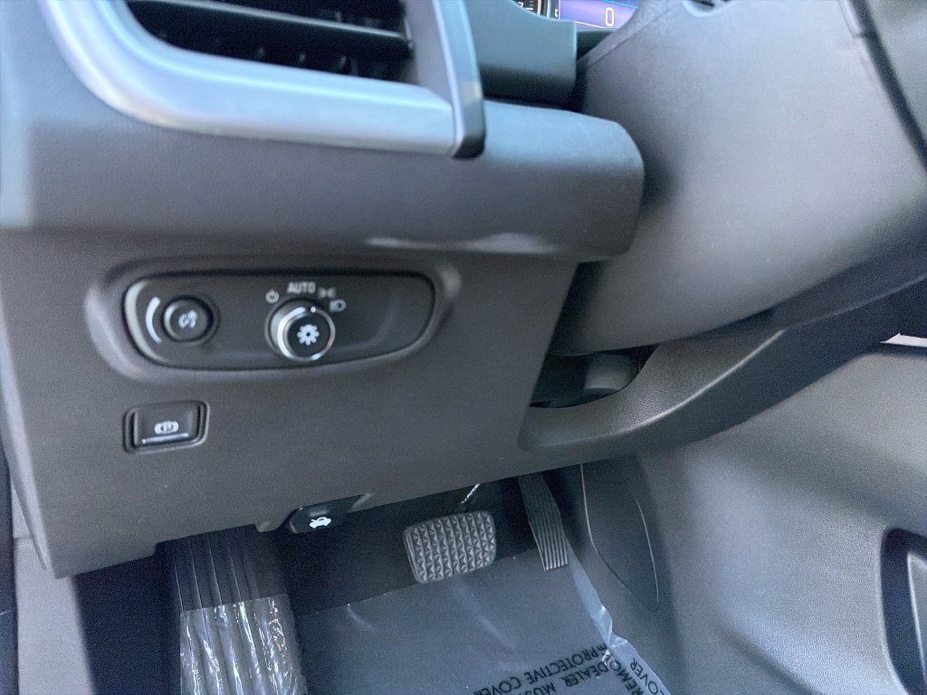Used 2023 GMC Terrain SLE w/ Elevation Edition FWD image 18