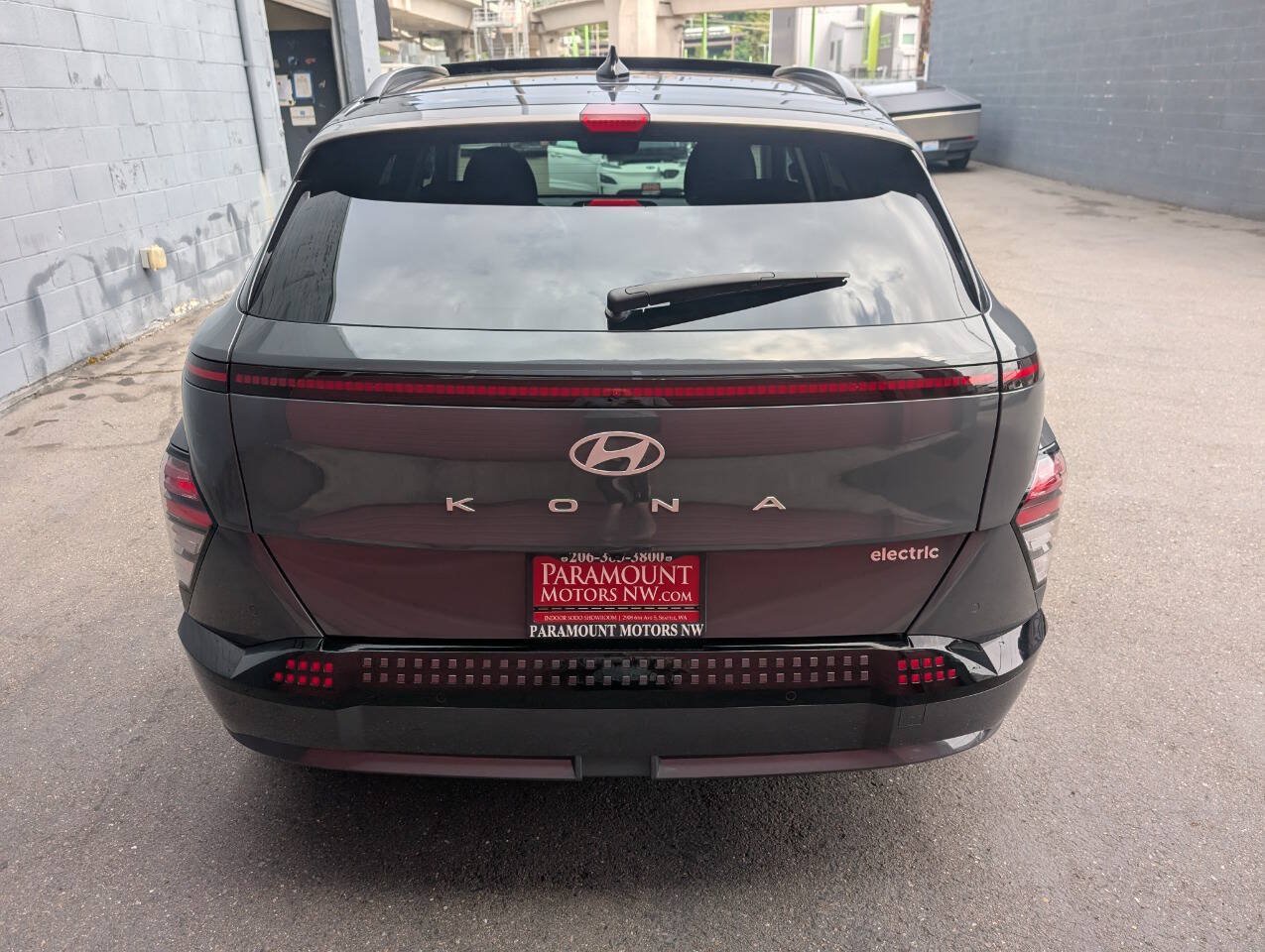 Used 2024 Hyundai Kona Limited FWD image 4