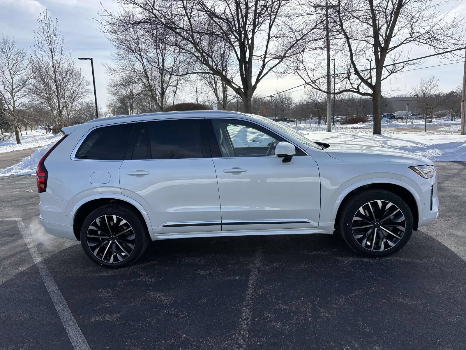 New 2026 Volvo XC90 T8 Ultra w/ Protection Package Premier AWD/4WD image 8