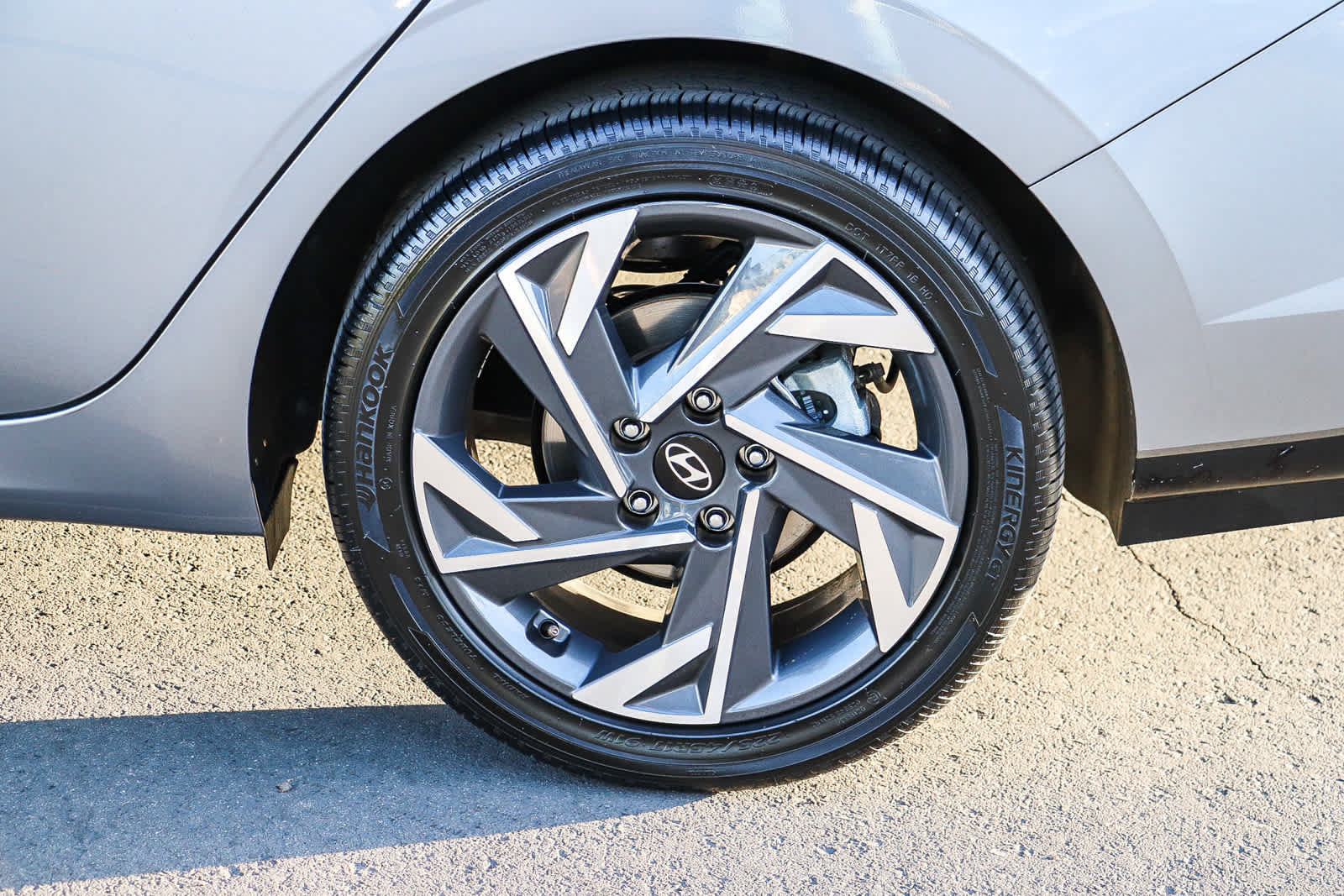 Certified 2025 Hyundai Elantra Limited FWD image 12