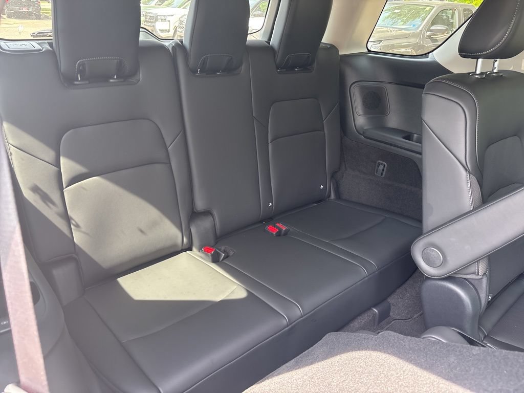 New 2026 Nissan Pathfinder SL w/ SL Premium Package FWD image 18