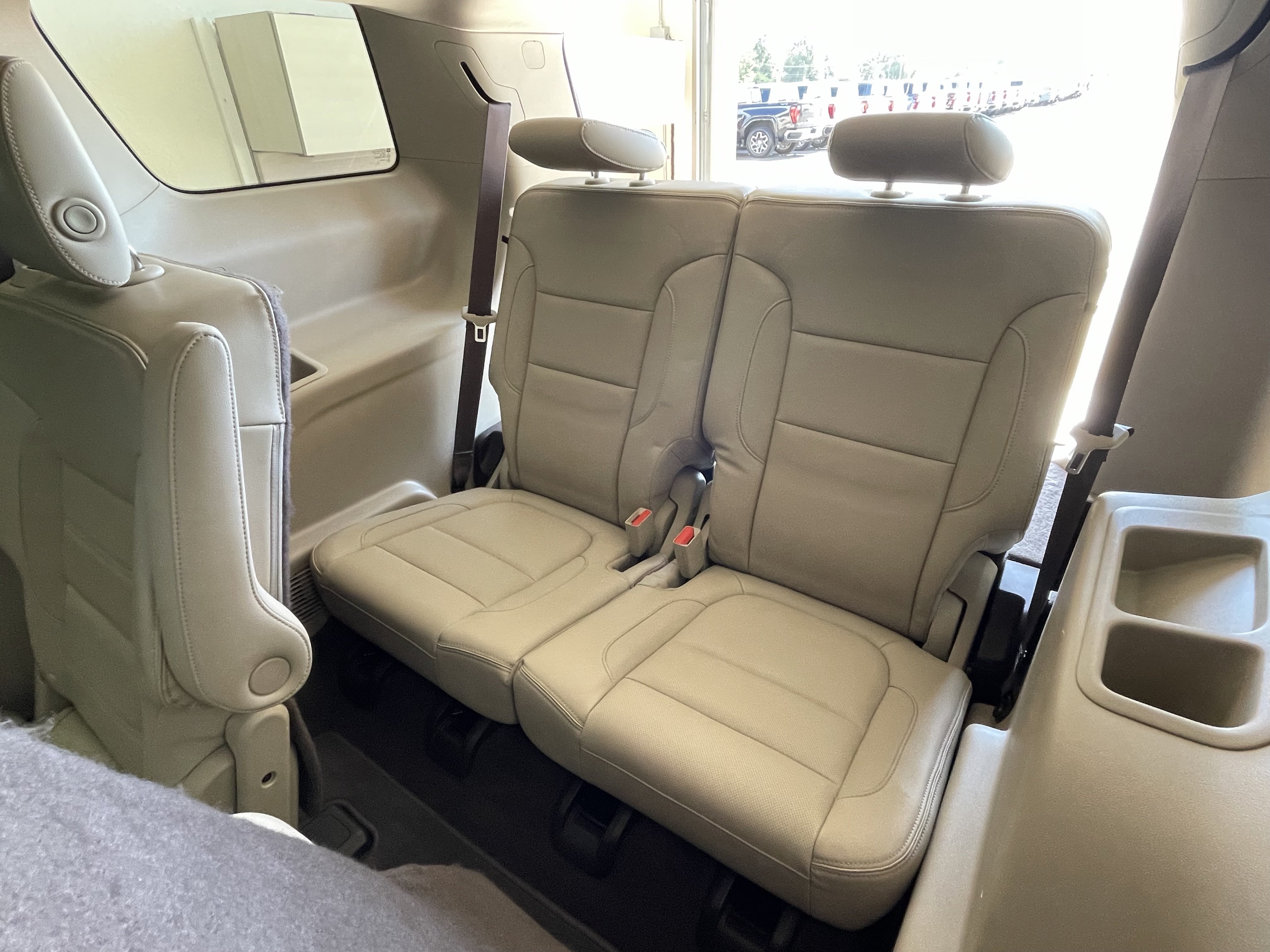 Used 2019 GMC Acadia Denali w/ Technology Package FWD image 16