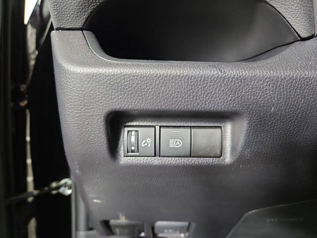 Used 2025 Toyota RAV4 XLE image 26