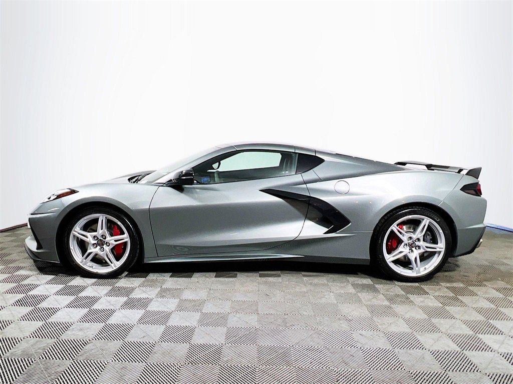 Used 2022 Chevrolet Corvette Stingray Coupe w/ Z51 Performance Package image 5