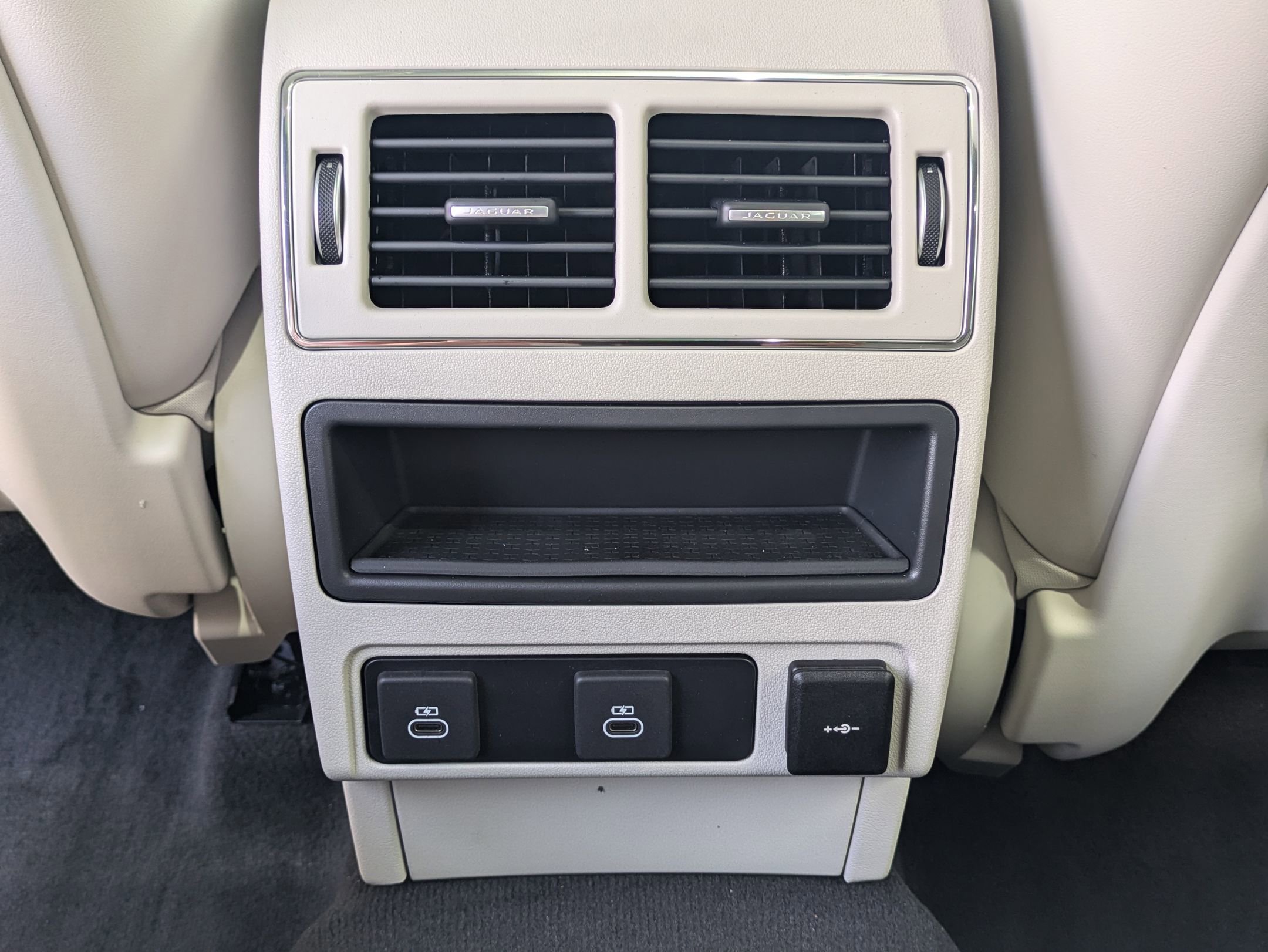 New 2026 Jaguar F-PACE R-Dynamic S image 24