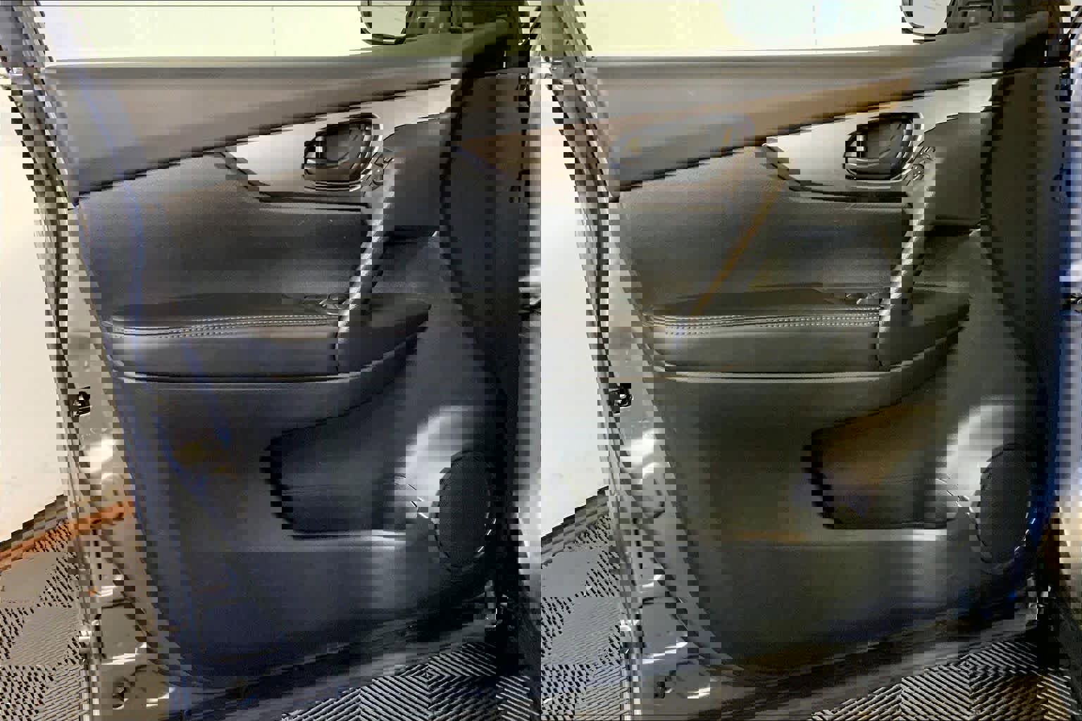 Used 2019 Nissan Rogue Sport S w/ Appearance Package image 22