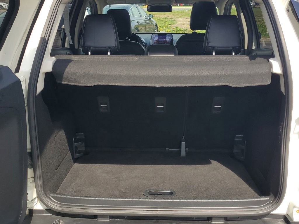 Used 2020 Ford EcoSport SES w/ SES Black Appearance Package image 28