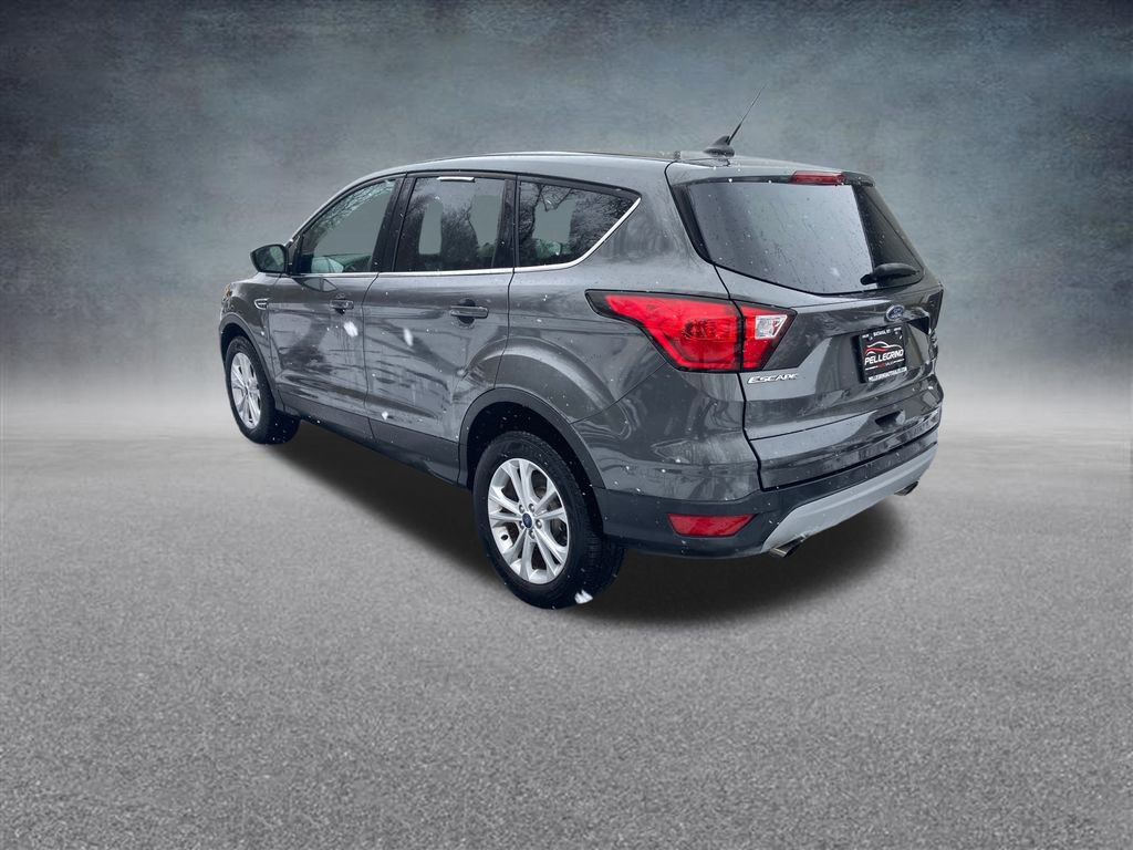 Used 2019 Ford Escape SE image 3