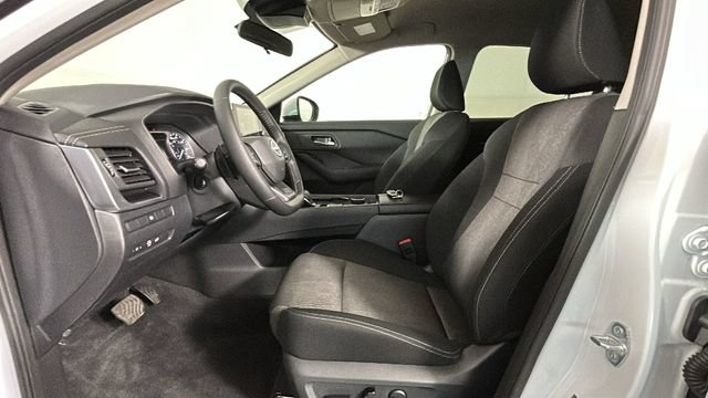 Used 2026 Nissan Rogue SV w/ Cold Weather Package AWD/4WD image 11