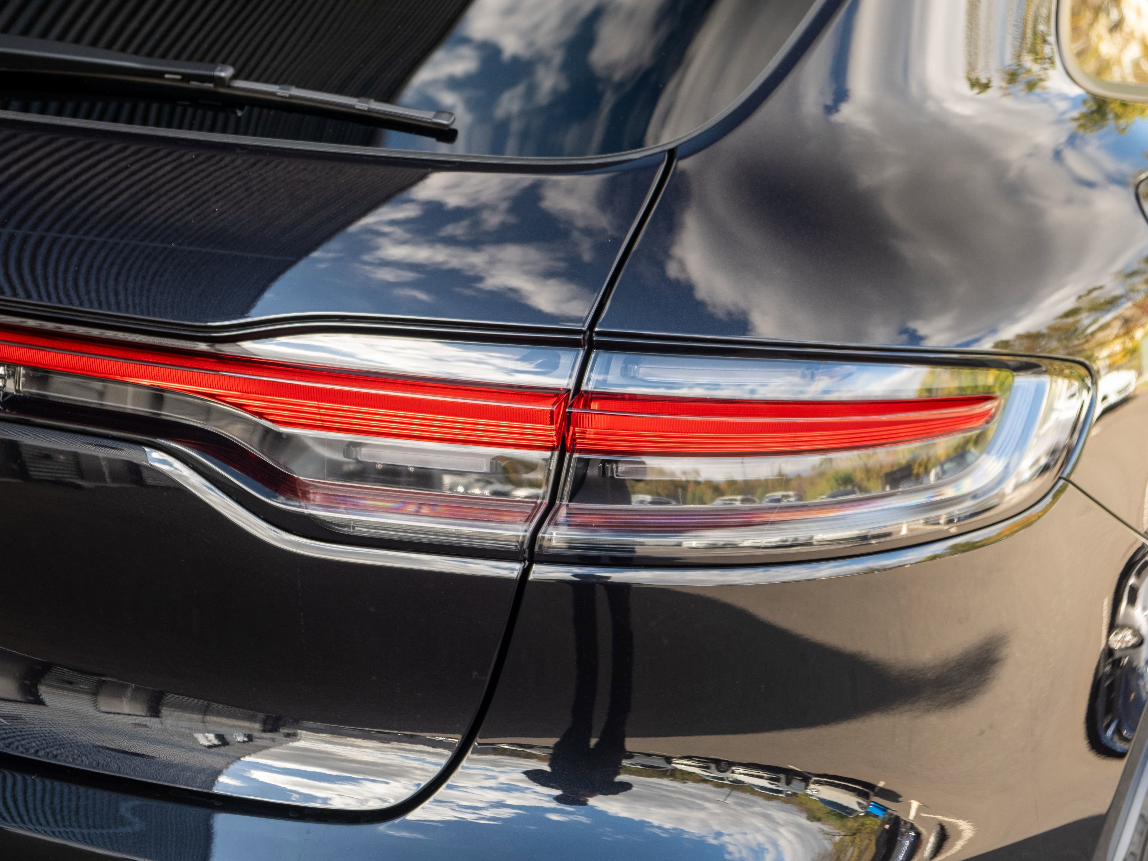 Certified 2026 Porsche Macan AWD/4WD image 38
