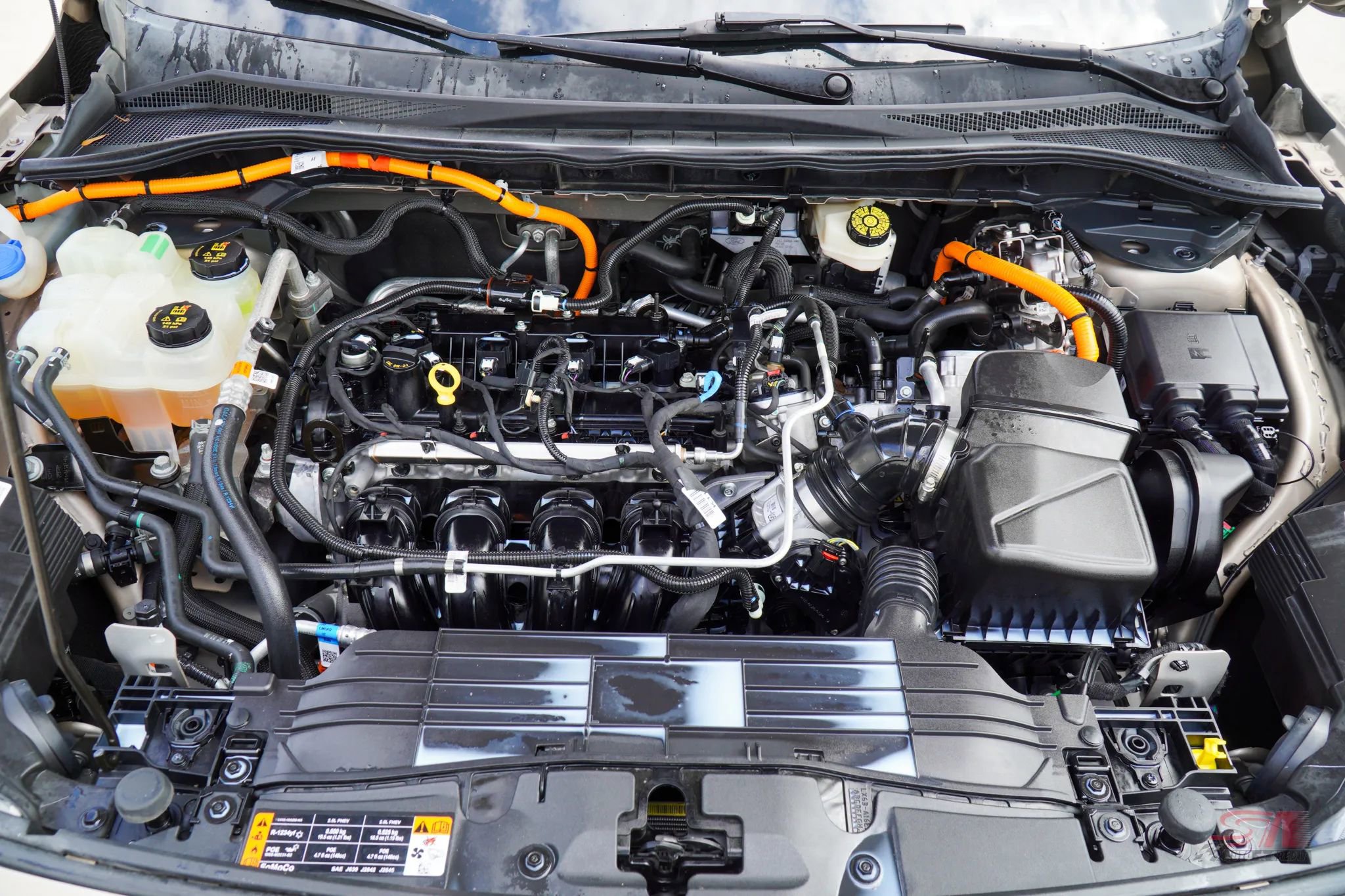 Used 2020 Ford Escape SE Sport image 9