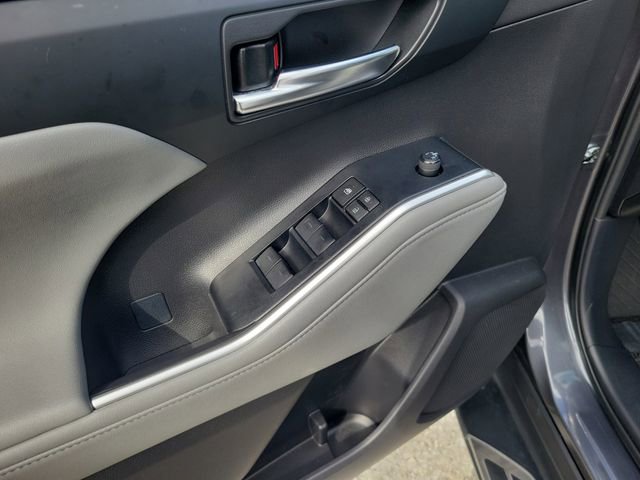 Used 2024 Toyota Highlander XLE image 15