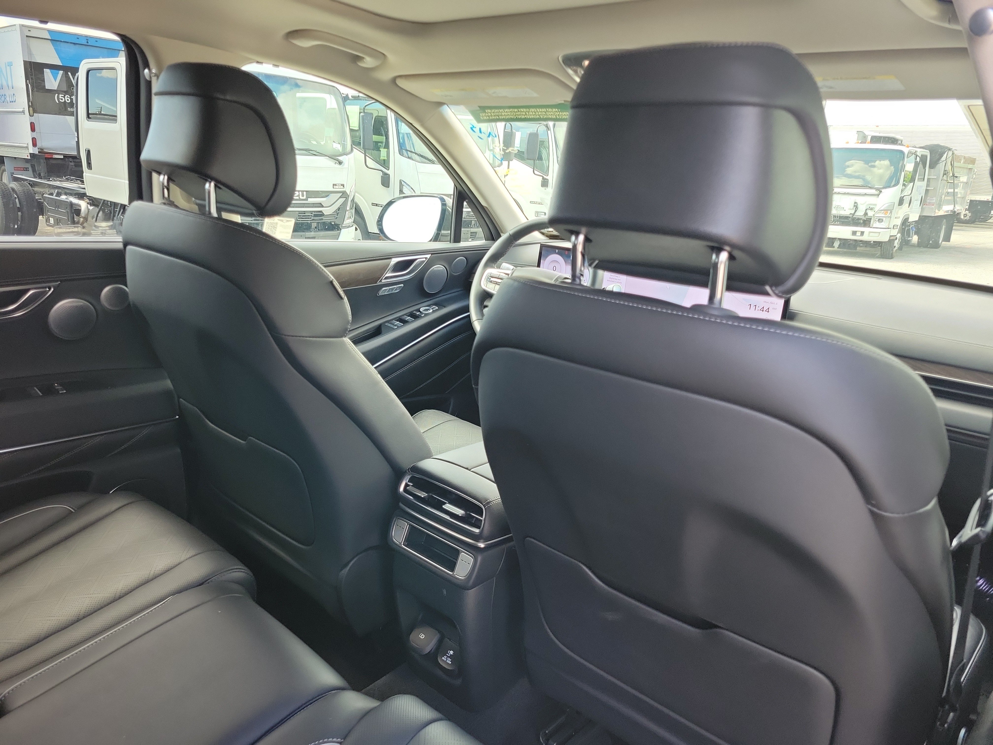 Used 2025 Genesis GV80 3.5T Advanced AWD/4WD image 8