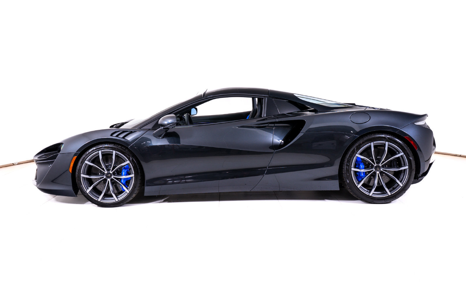 New 2027 McLaren Artura Spider RWD image 3