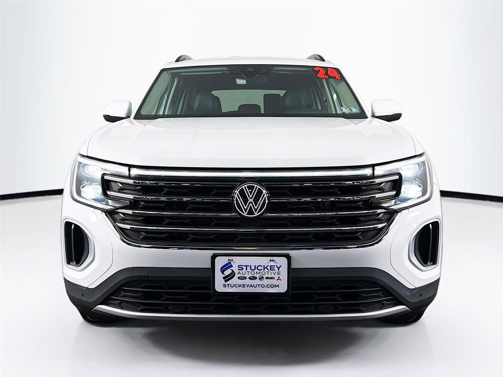 Used 2024 Volkswagen Atlas SE image 2