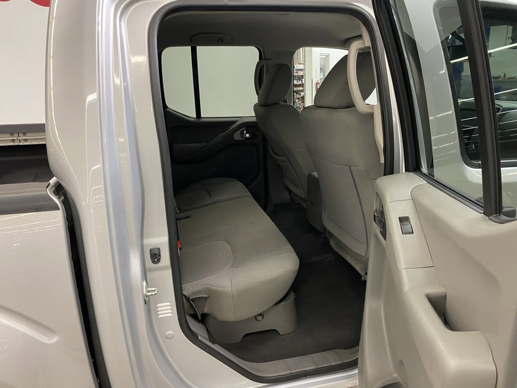 Used 2020 Nissan Frontier SV image 12