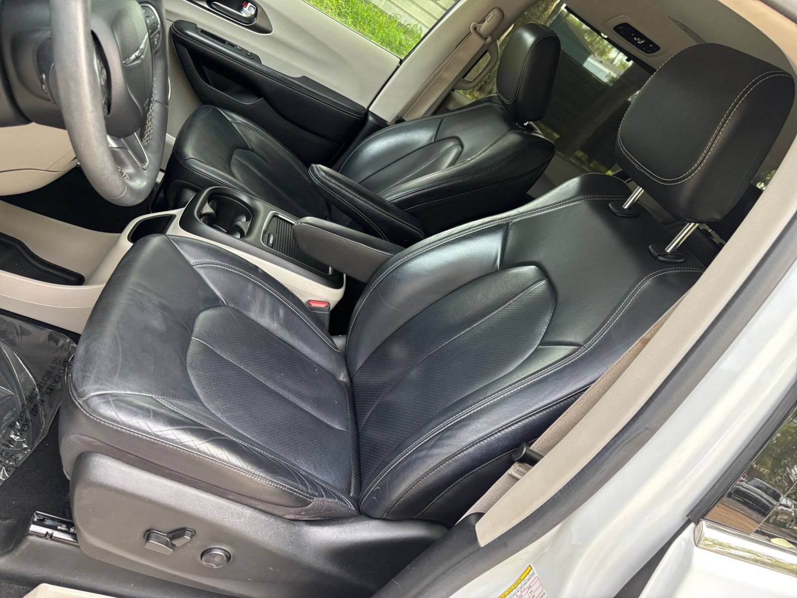 Used 2022 Chrysler Pacifica Touring-L FWD image 38