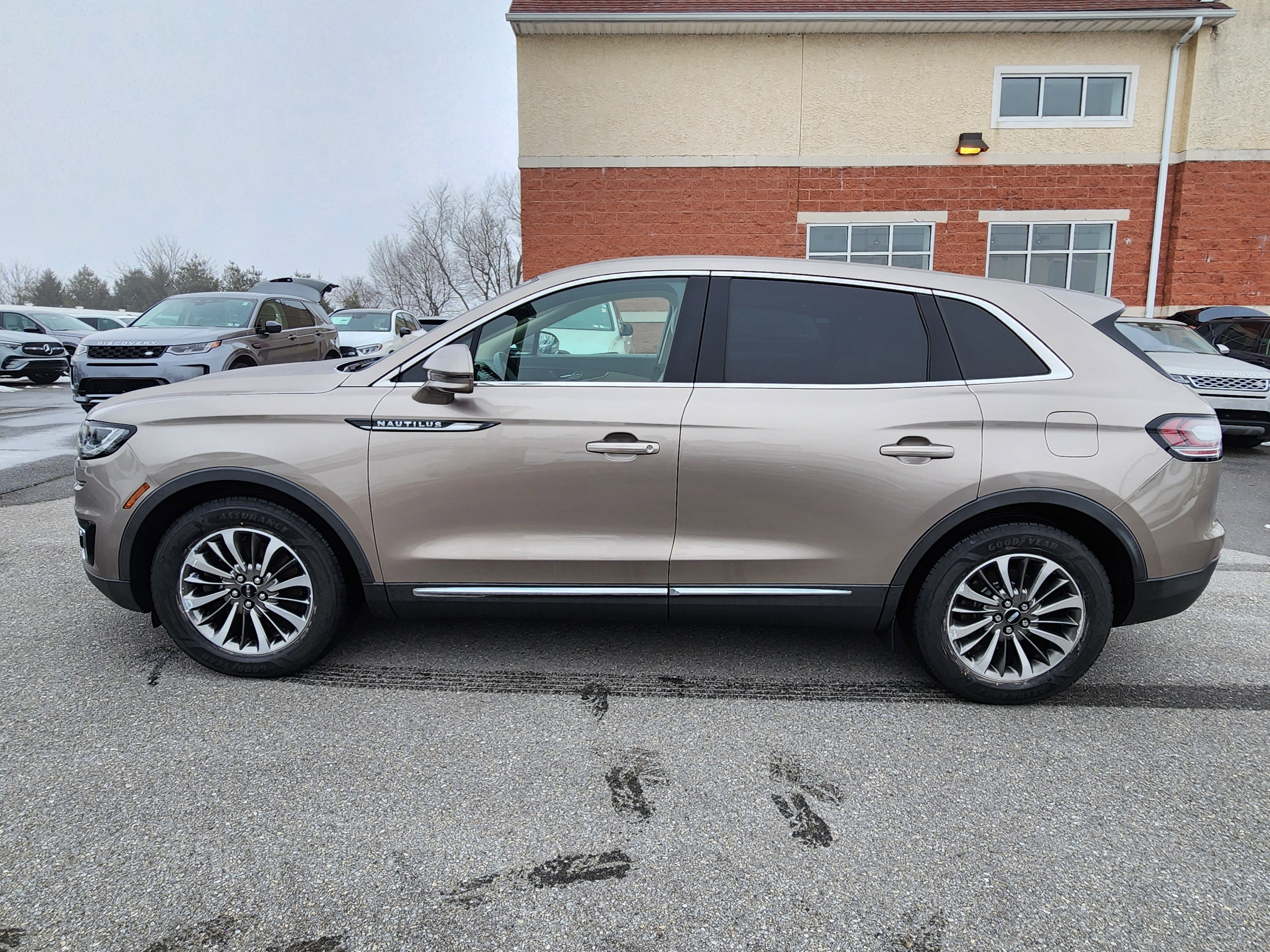 Used 2019 Lincoln Nautilus Select image 5