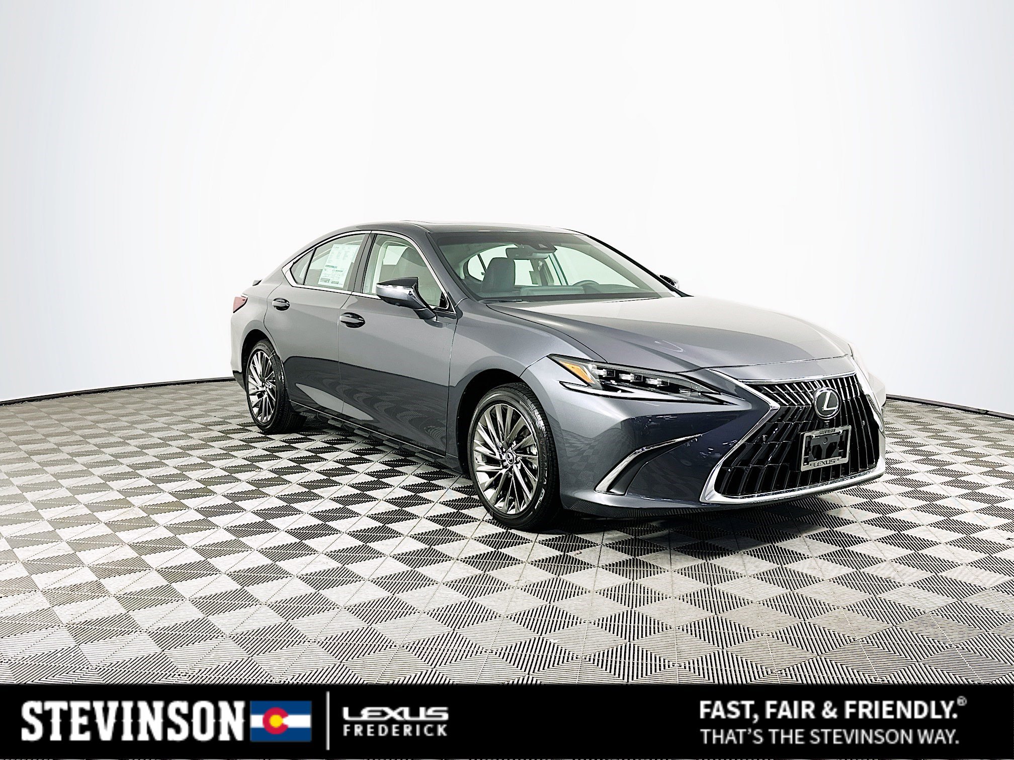 New 2025 Lexus ES 300h w/ Luxury Package