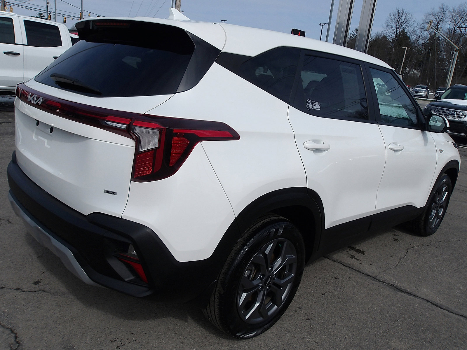 Used 2024 Kia Seltos LX image 7